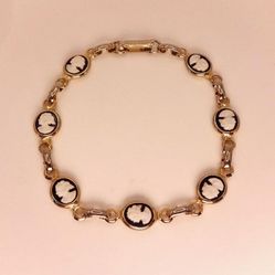 Vintage Carved black and White Cameo Bracelet