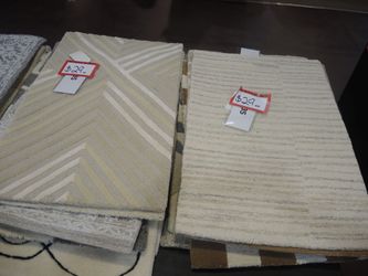 Accent Rug — (Taupe / Ivory Geometric)