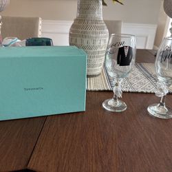 Bride & Groom Wedding Wine Glass Set – Tiffany Box Included