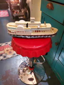 Vintage Robert E. Lee Steamboat Decanter