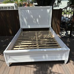 Z Gallerie Nailhead Queen Size Bed Frame No Spring Box Needed