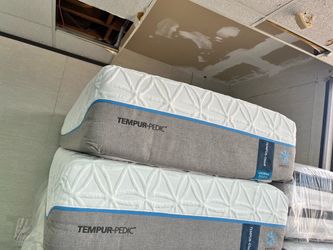 Tempur-Pedic TEMPUR-Cloud Luxe Breeze Mattress each