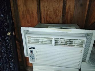 Window Unit Air Conditioner 