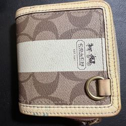 Coach Bifold Leather Wallet  Authentic 