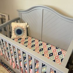 Crib grey like new