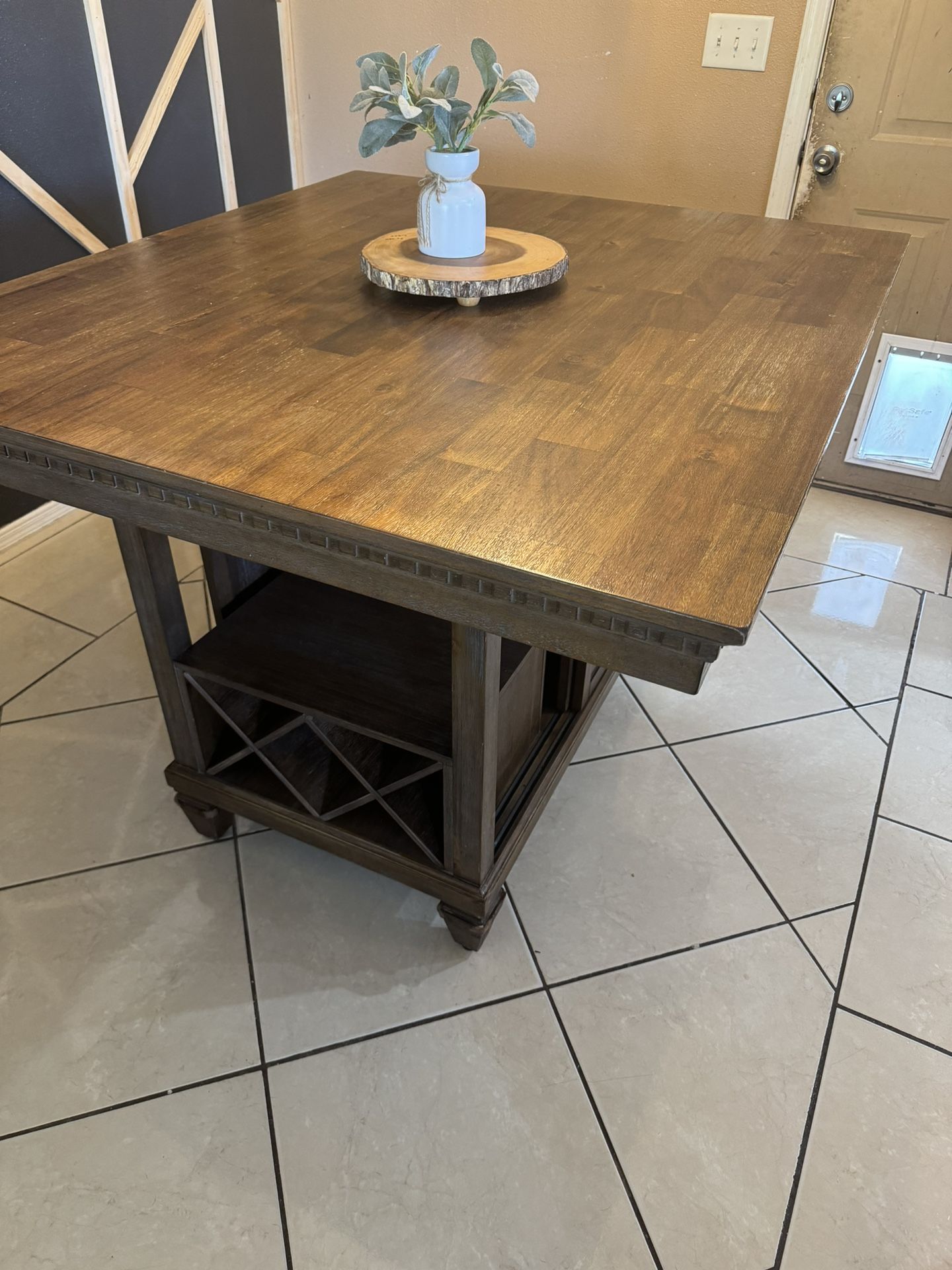 Dinning Table 