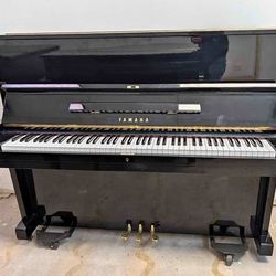 Yamaha U1 Piano - High Gloss Ebony Finish - Just Tuned