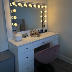 Large Make-Up vanity