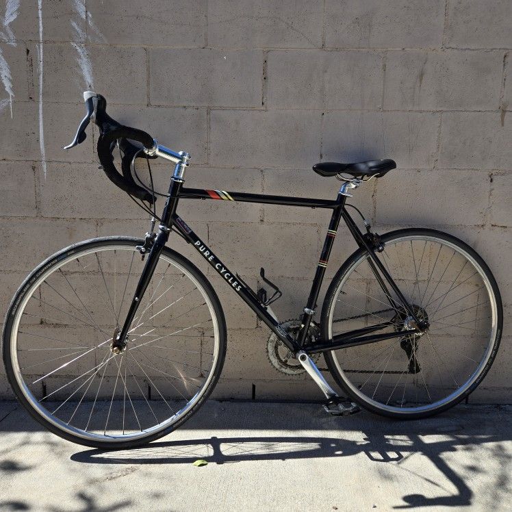 Pure Cycles Classic 16-Speed Road Bike W/Saddle bag