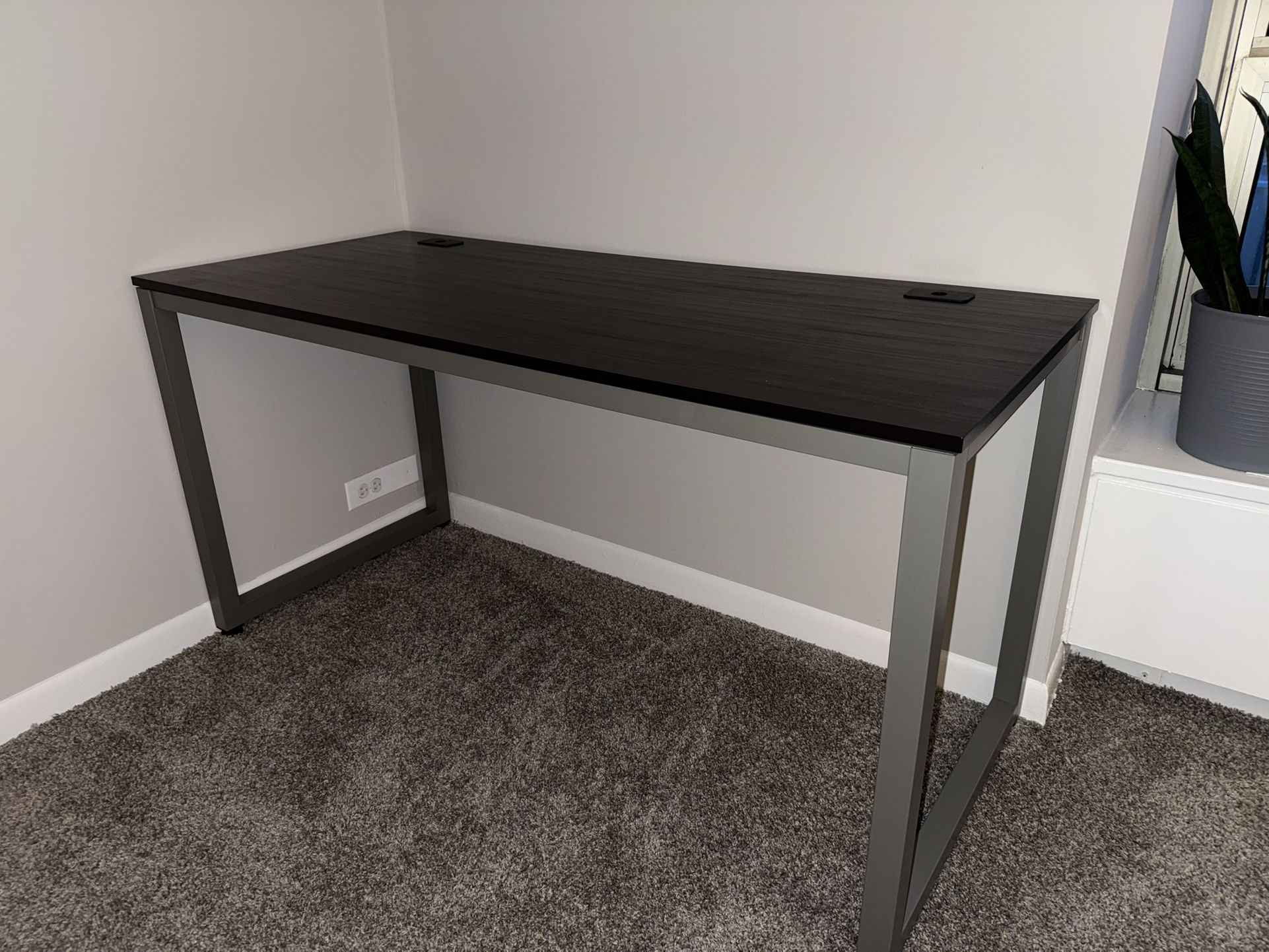 Modern Office Computer Desk, Espresso color (perfect condition)