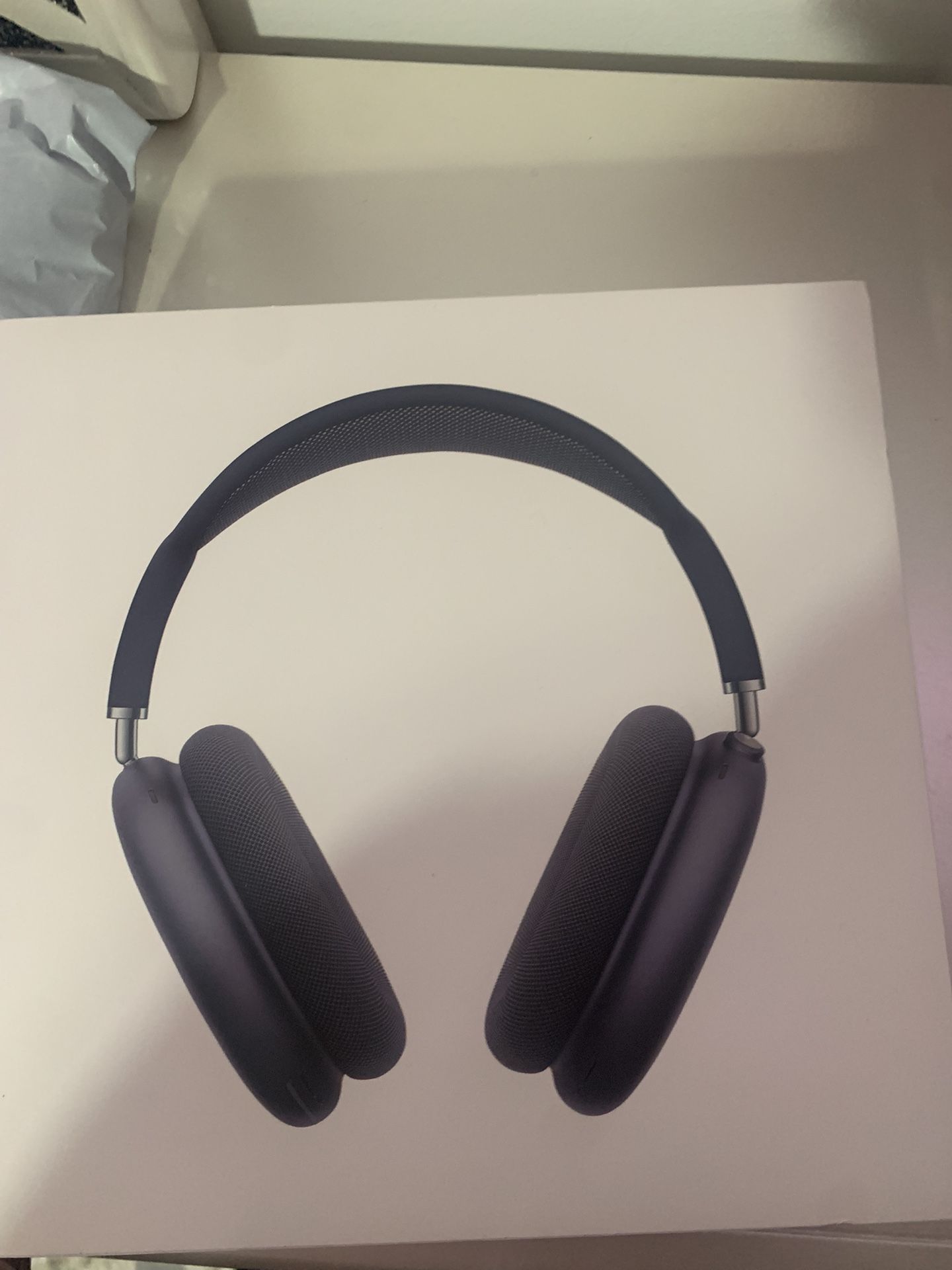 Brand New Midnight AirPods Max With Noise Cancellation