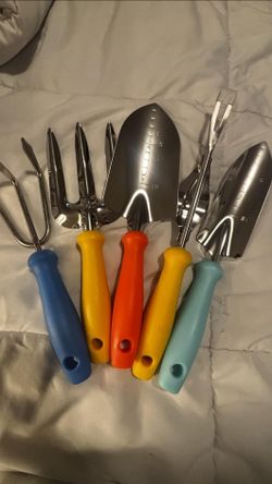 Brand new 5-Pcs Plastic handle Garden hand tool & weed remover