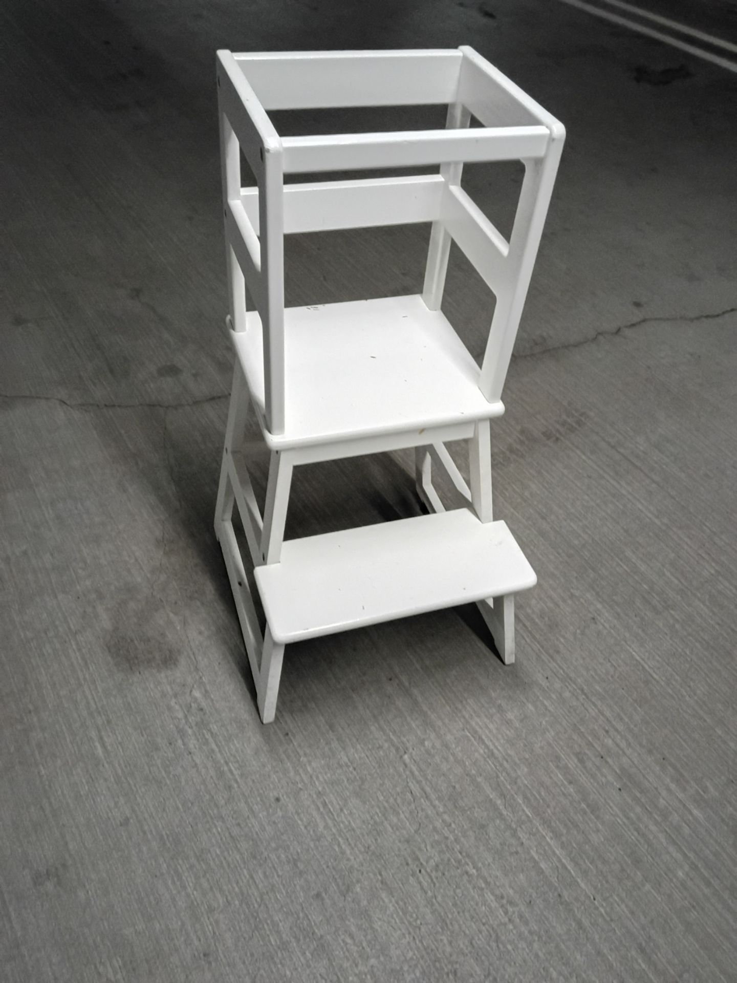 SDADI LT05W Mother's Height Kids Kitchen Step Stool, White
18.1"D x 15.3"W x 35.4"H