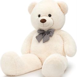 Giant teddy bear