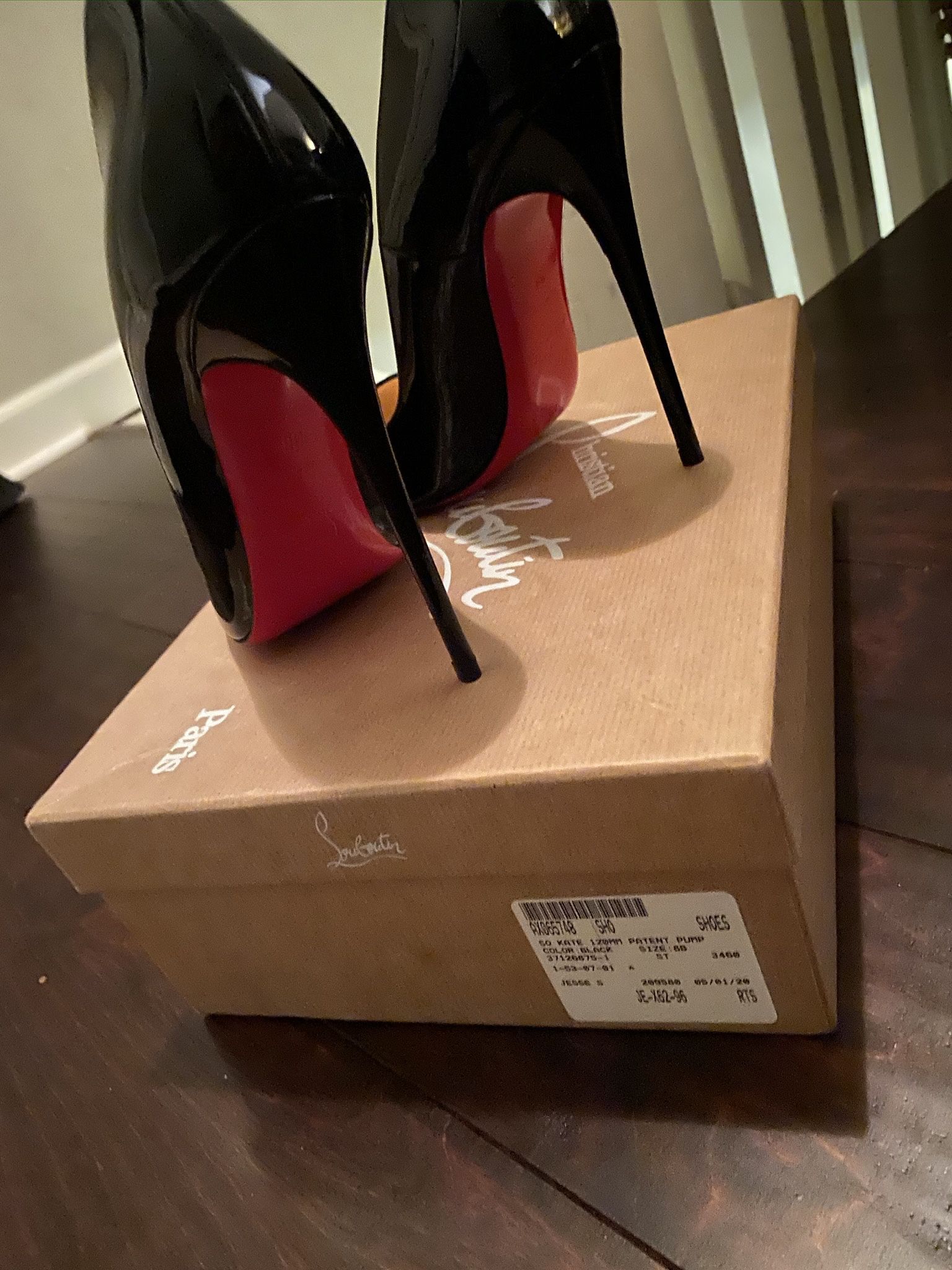 Louboutin So Kate 120. Size 8