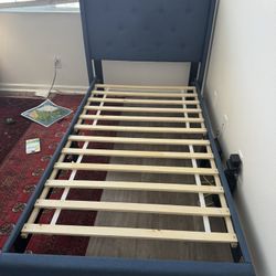 2 Twin Beds