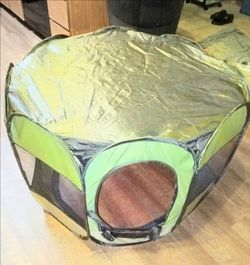Cat playpen enclosure like new