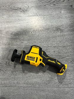 Dewalt saw