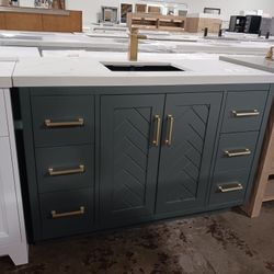 48" Solid Wood Bathroom Vanity with Quartz Top & Sink for $1250