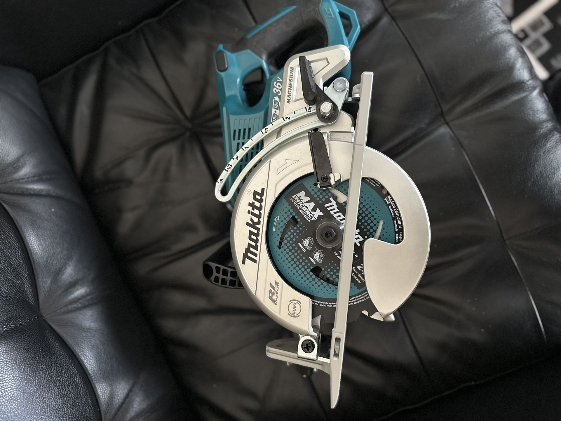 Saw Makita