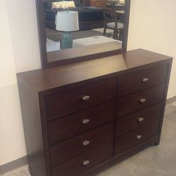 Tandisport Dresser and Mirror