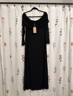 Black Off-Shoulder Long Sleeve Maxi Dress