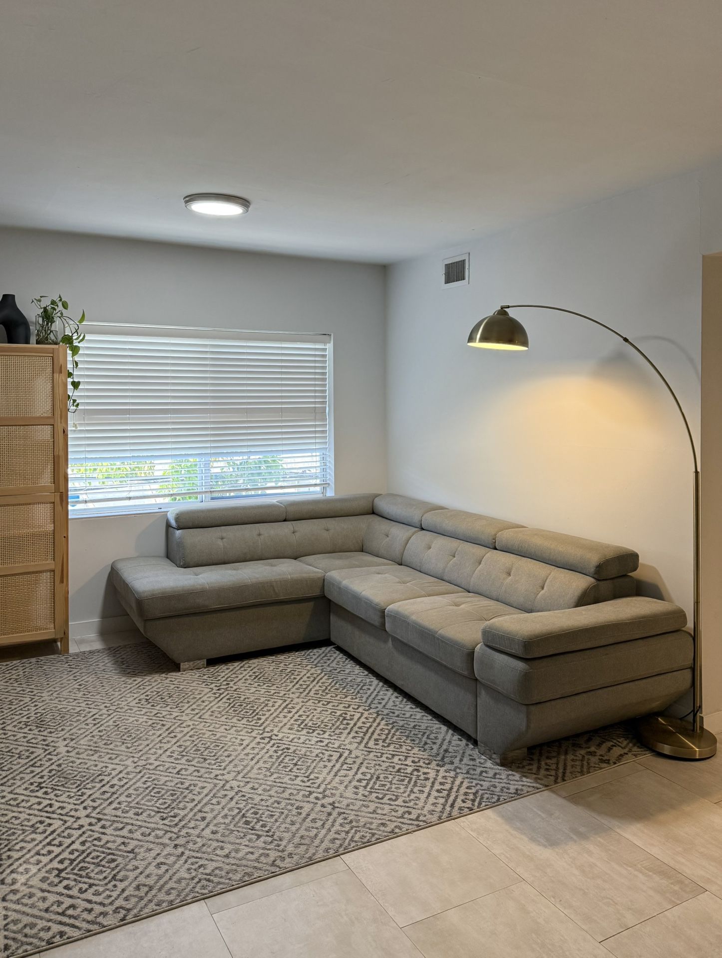 Sofa Allan Sleeper w/Left Chaise