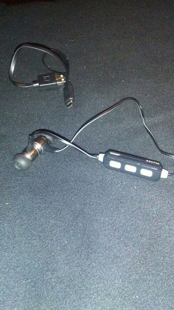 Asking $15. Magnet Ear plugs ihome bluetooth. With charger