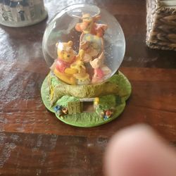 Winnie The Pooh Singing Snow Globe