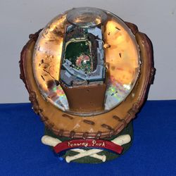   Winler’s  Musical Stadium  Snow Globe * Rare/Numbered* Fenway Park. 