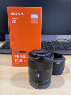 Sony SEL55F18Z 55mm F1.8 Zeiss