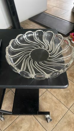HEAVY GLASS  THICK  ROUND TRAY 13X13  SIZE