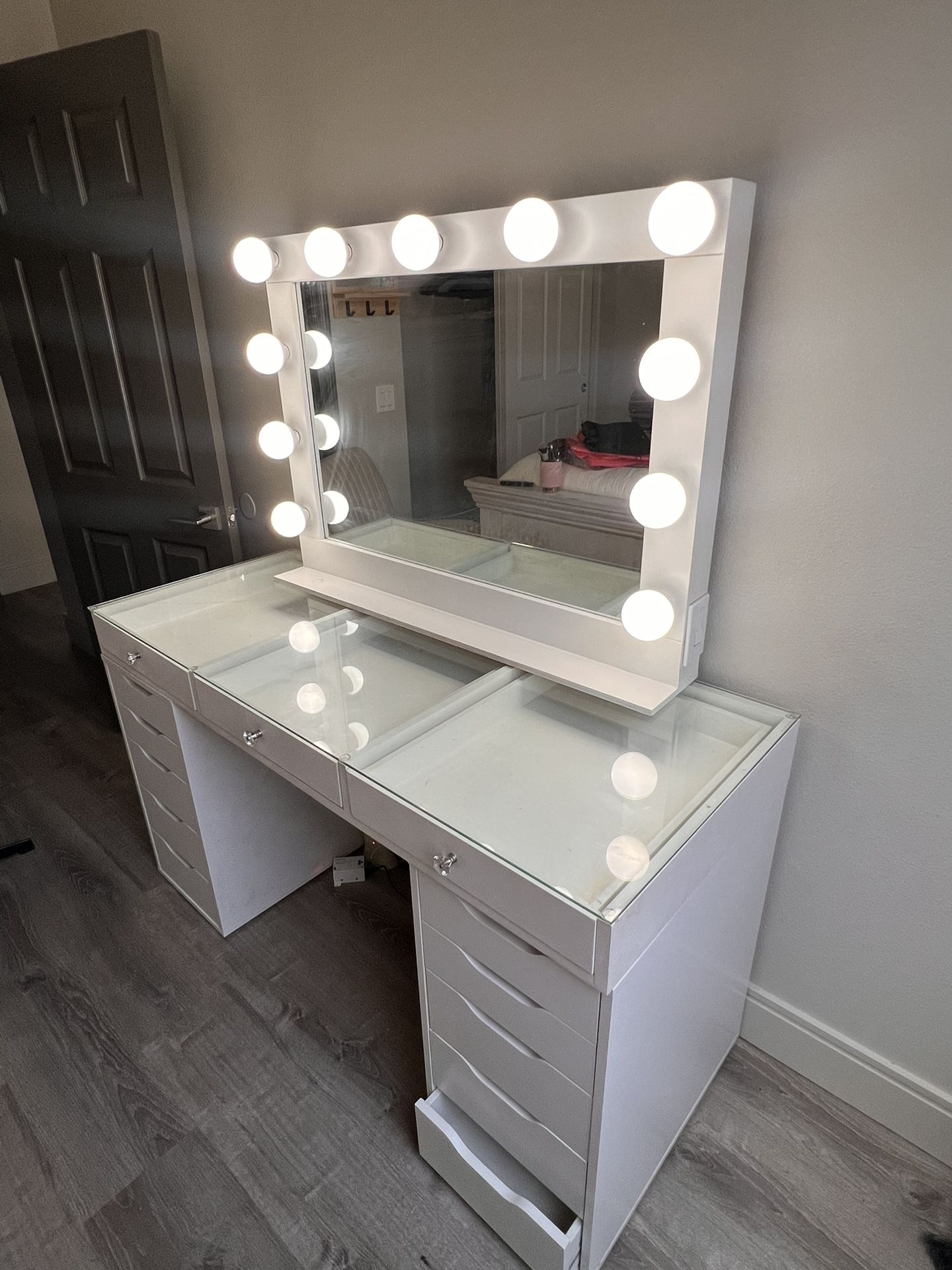 Vanity Makeup Mirror Desk