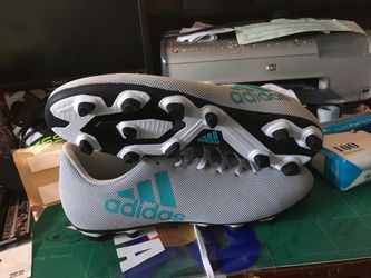 Soccer cleats adidas 10 1/2