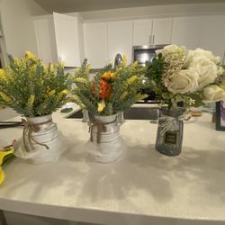Artificial Flowers And Vases 