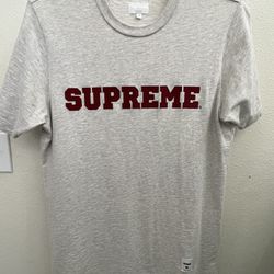 SUPREME T-Shirt - MEDIUM