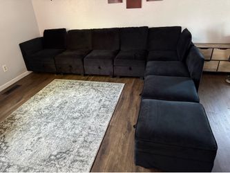 Modular sectional sofa with storage