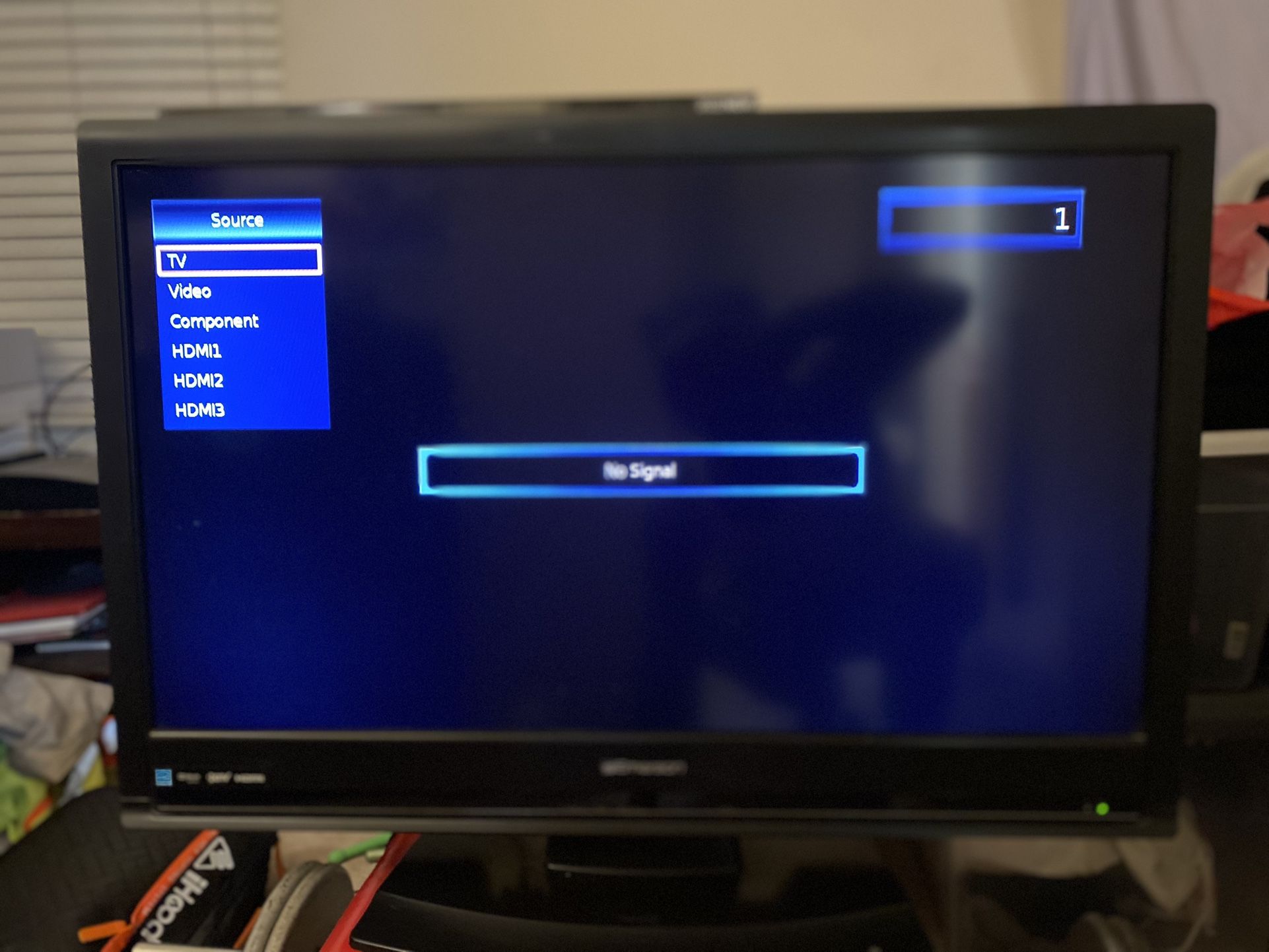 Emerson 32” Flatscreen HD Tv