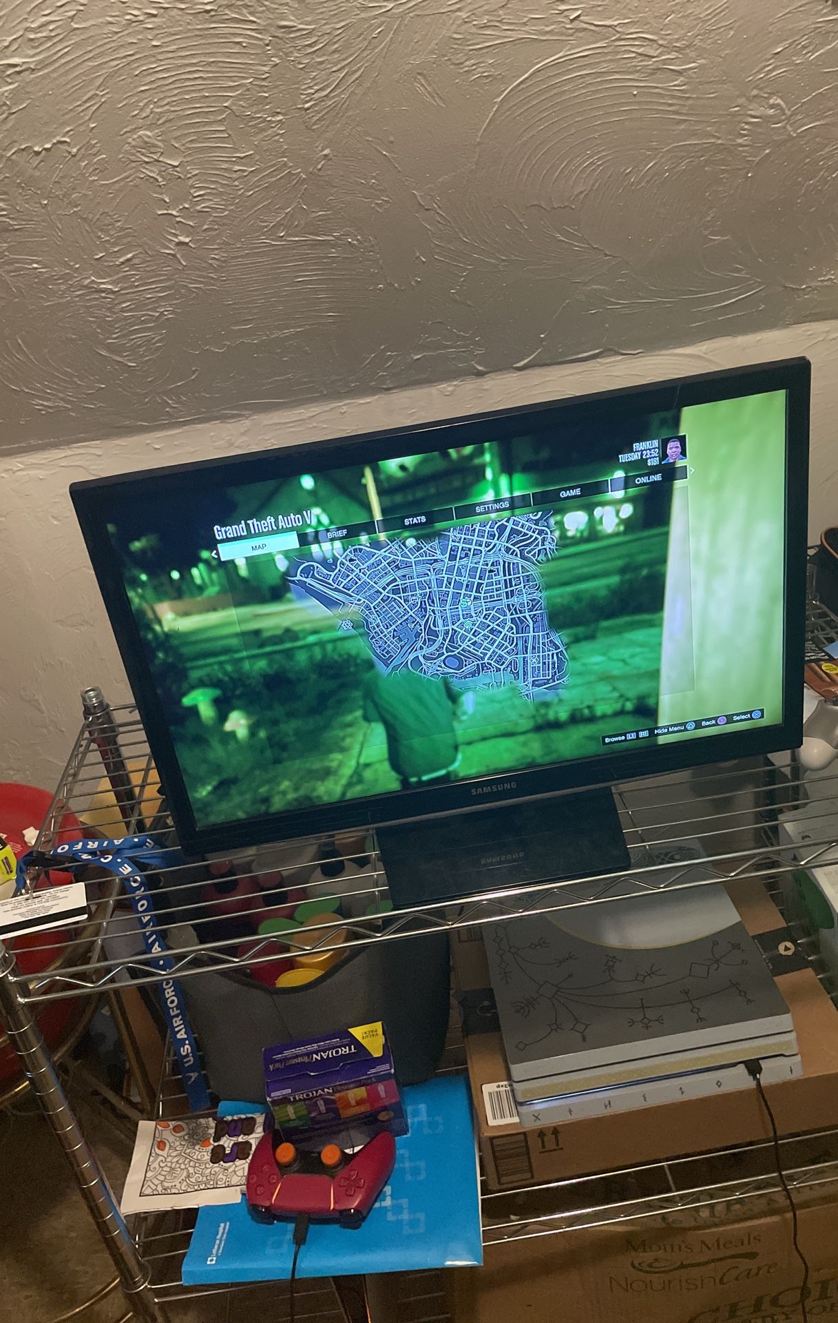 22-13 medium Samsung Tv