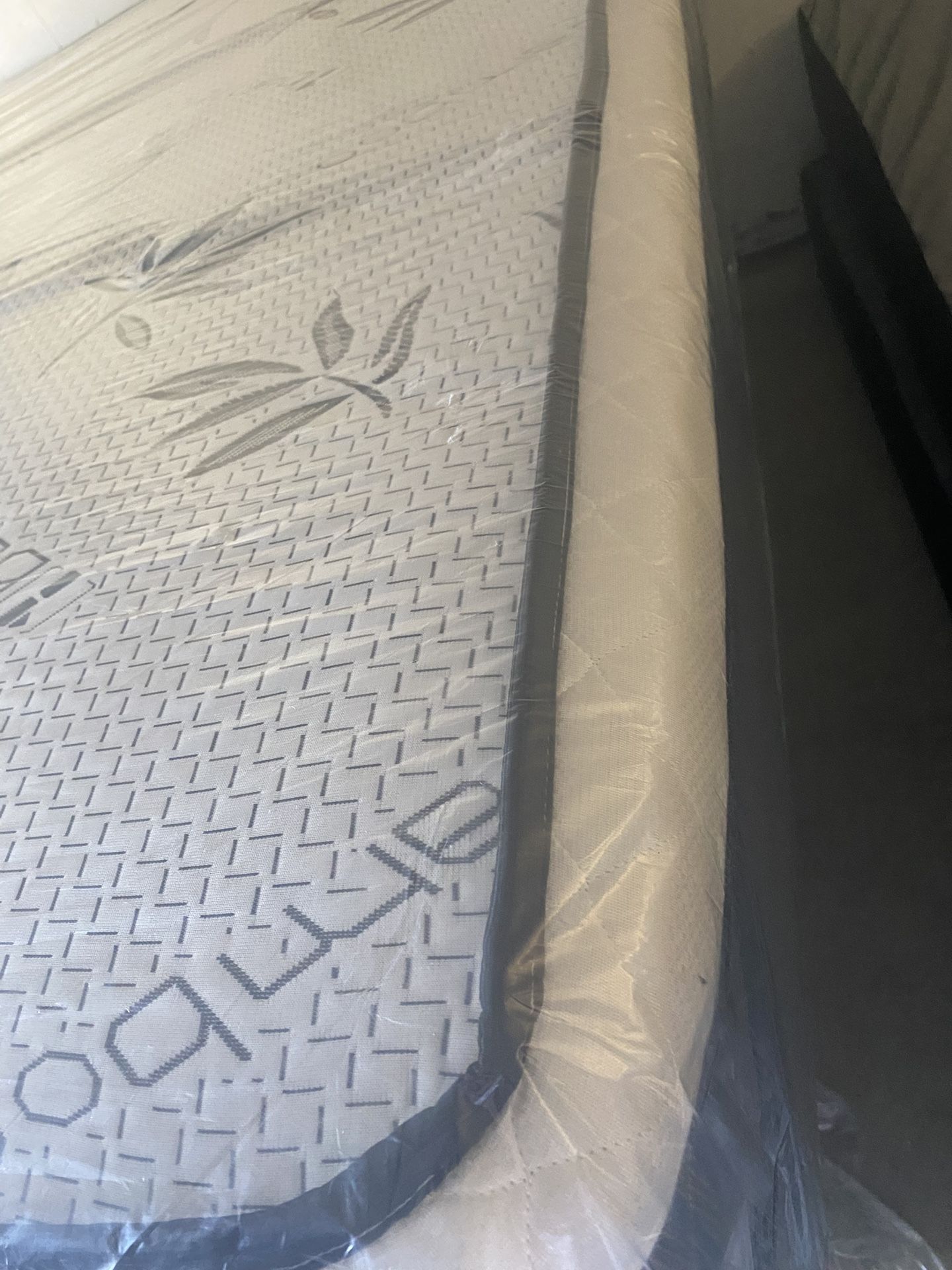 Full mattress with Boxspring