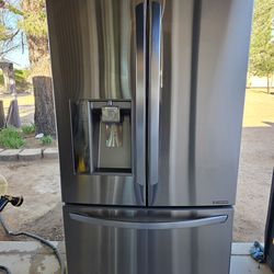 LG COUNTER DEPTH 3 DOOR STAINLESS STEEL REFRIGERATOR (FRIDGE) WATER AND ICE AVAILABLE