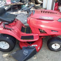 Troy Bilt B&S 17.5 HR Power In Good Condition