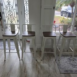 8 Barstools