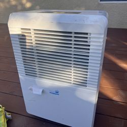 Dehumidifier 