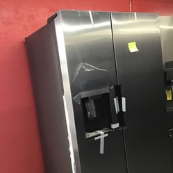 New Scratch And Dent Midea 26.3 Cu Ft Stainless Steel Side By Side Fridge. 1 Year Warranty 