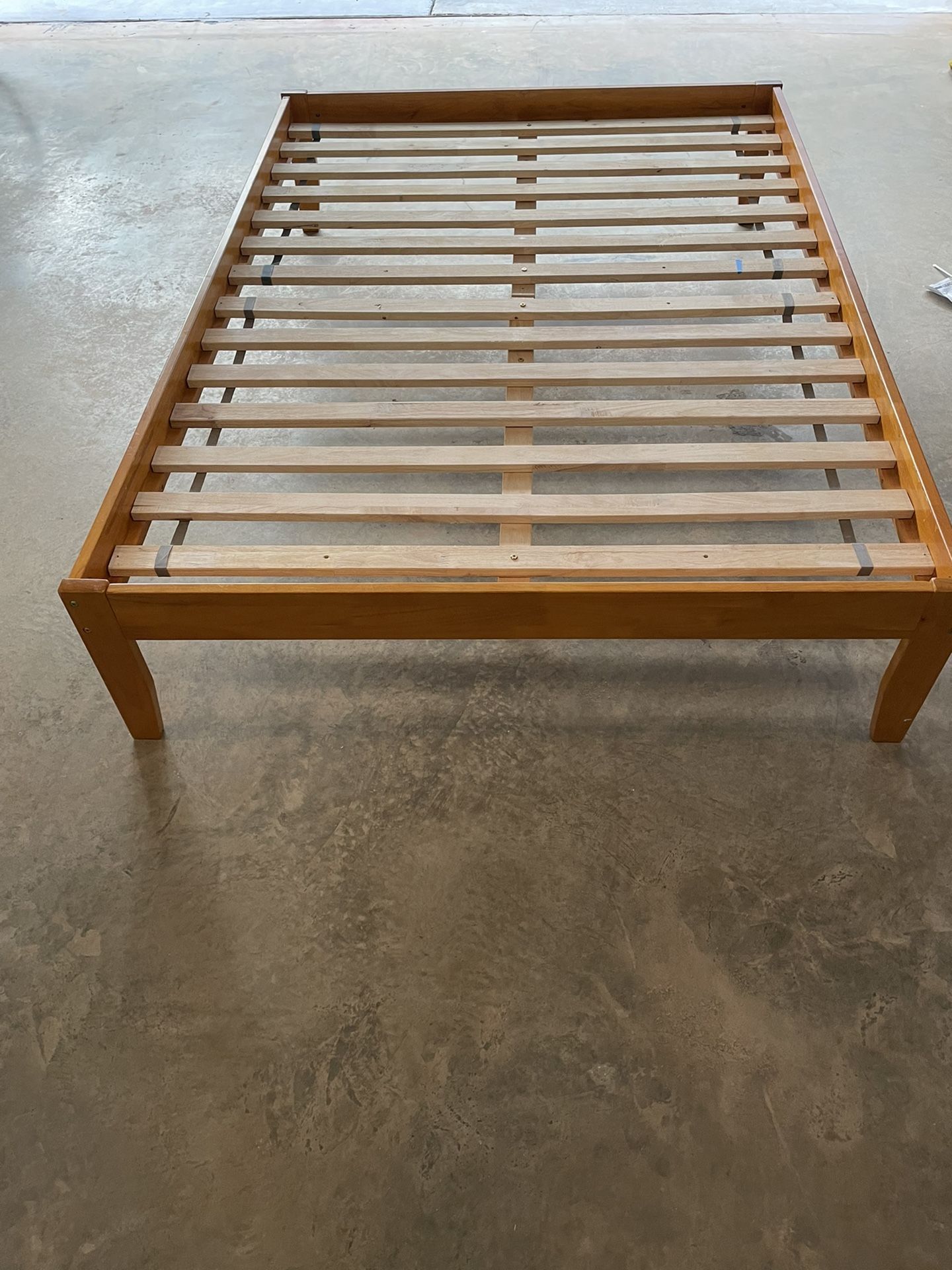 Wood Platform Double/Full Size Bed Frame