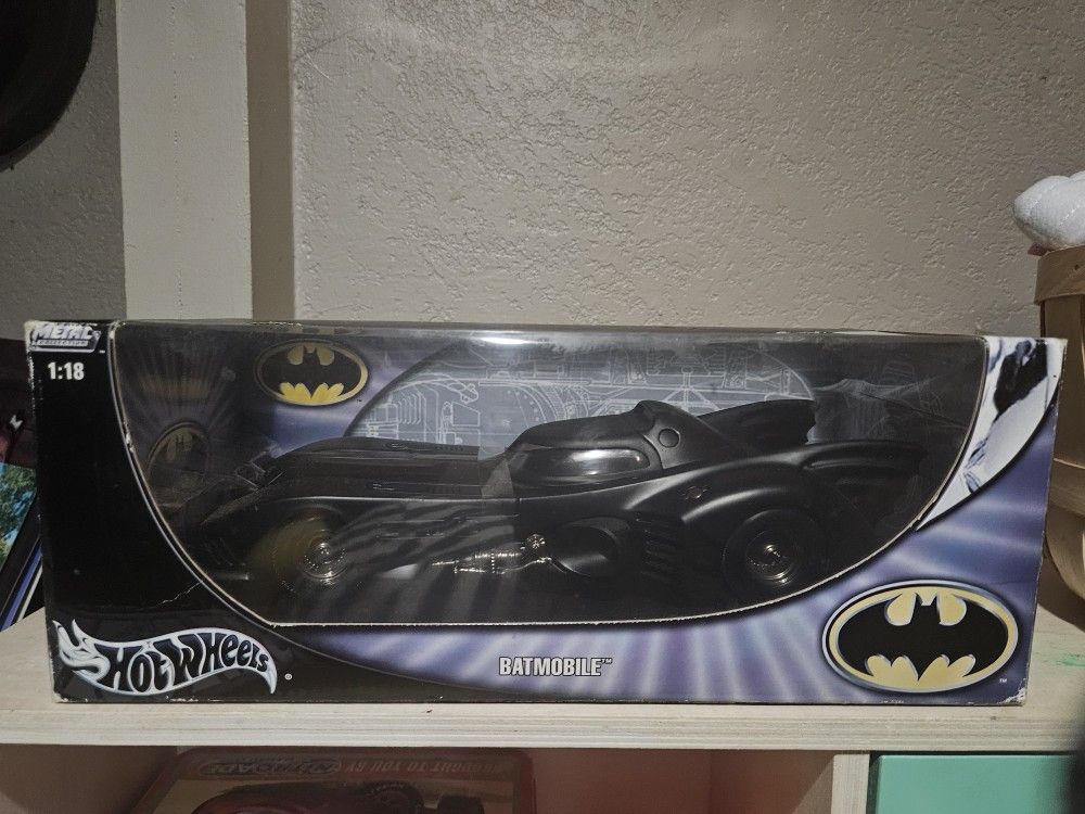 Hot Wheels 1:18 1989 Batman Batmobile Black Metal Collection