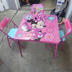 Minnie Mouse Table With Chairs