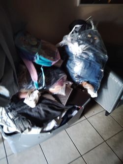  Bulk Clothes For Yard sale 