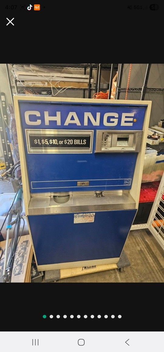 Rowe commercial change machine. Accepts 1's, 5's, $10's and 20's. Recently updated to Accept all current bills.
$500 FIRM